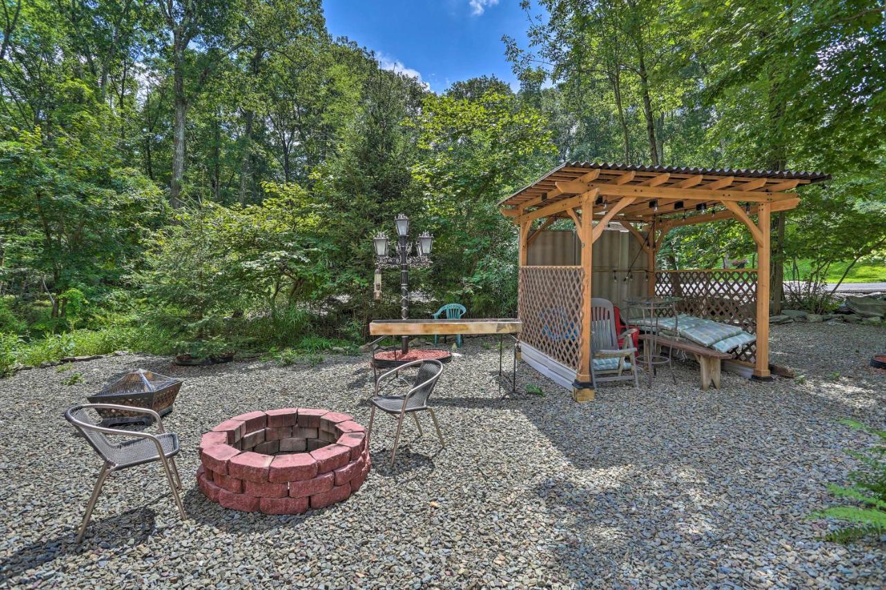 Henryville Home With Hot Tub About 5 Mi To Camelback! Bagian luar foto