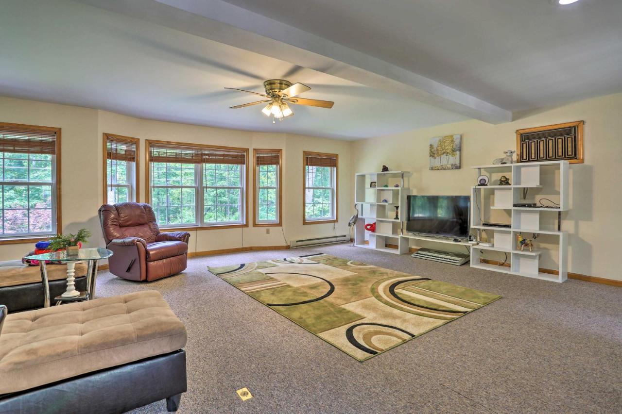 Henryville Home With Hot Tub About 5 Mi To Camelback! Bagian luar foto