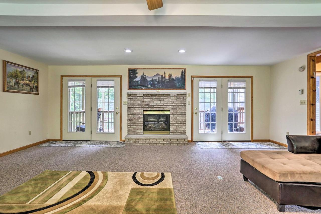 Henryville Home With Hot Tub About 5 Mi To Camelback! Bagian luar foto